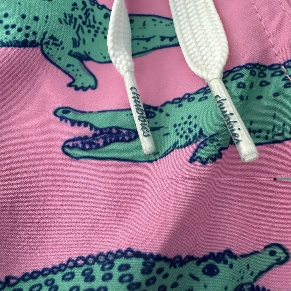 Chubbies The Gem Glades Swim Trunks Men L Pink Alligator Print AOP Stretch Lined